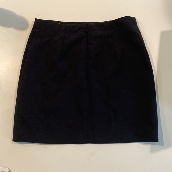 Black pencil skirt with zip in the back - Picture 2 of 2